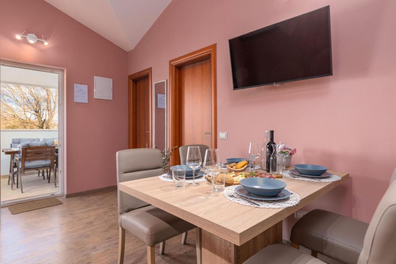 Apartment Karolina 2 Funtana Kültér fotó